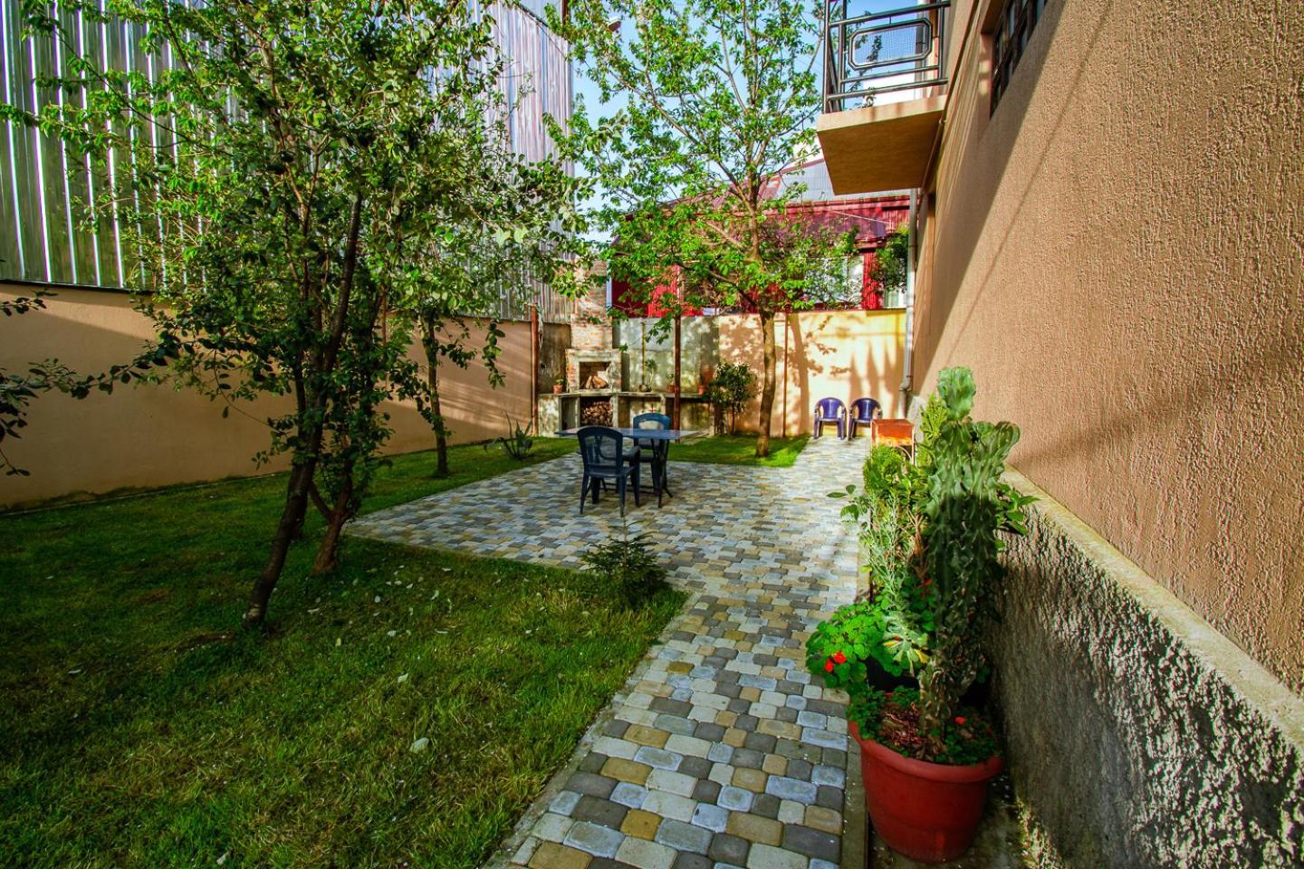 Nana'S Guesthouse Batumi Exterior photo