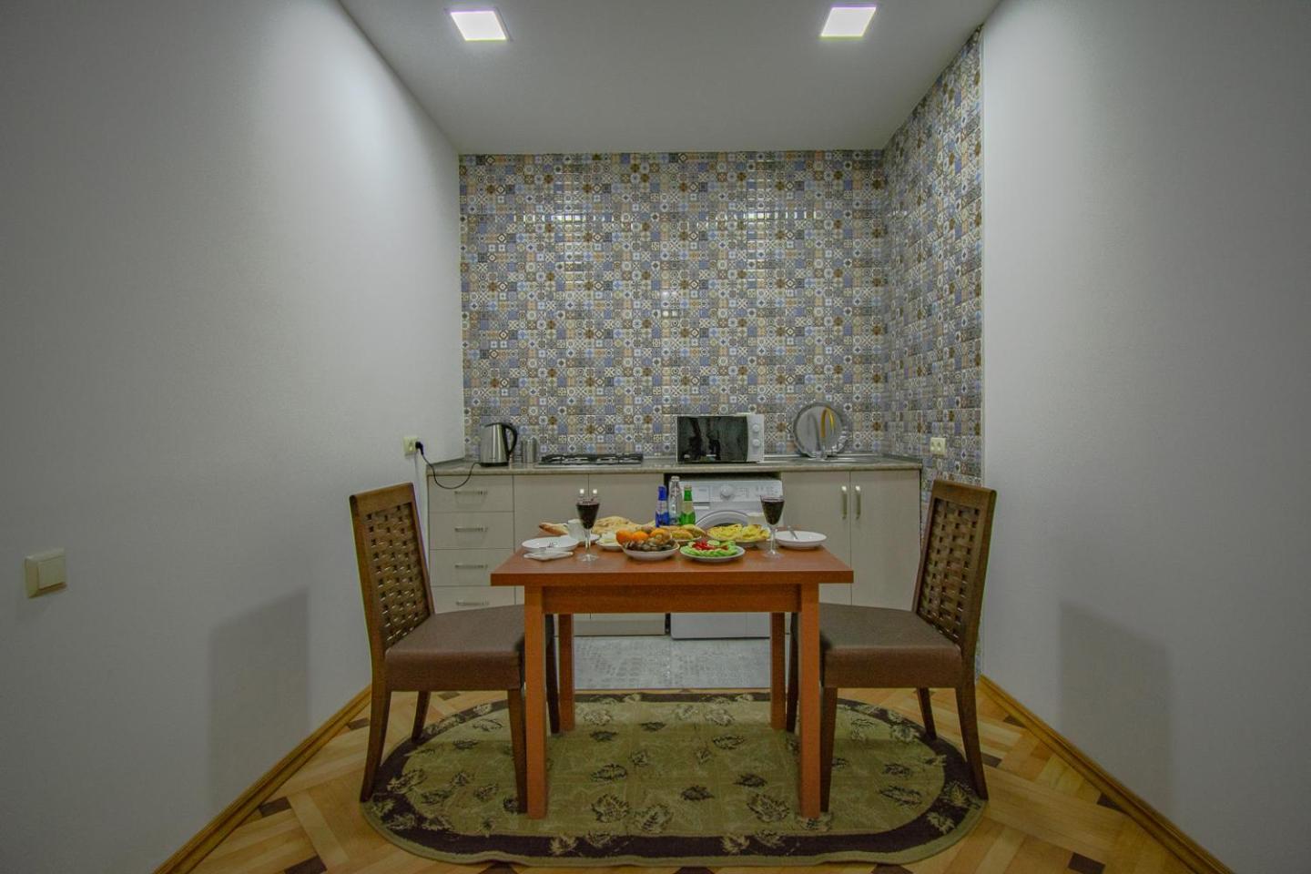 Nana'S Guesthouse Batumi Exterior photo