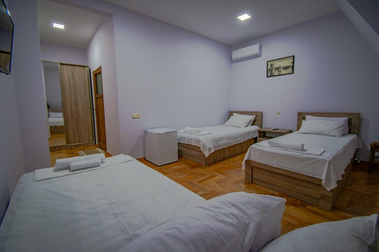 Nana'S Guesthouse Batumi Exterior photo